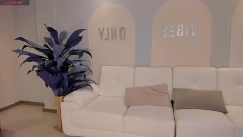 Snapshot of biancapierce_ chatting on January 6, 11:18 am Bianca Pierce online show from January 6, 11:18 am