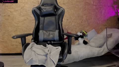 Biancastrong.. IGThebiancastrong online show from February 6, 3:16 am