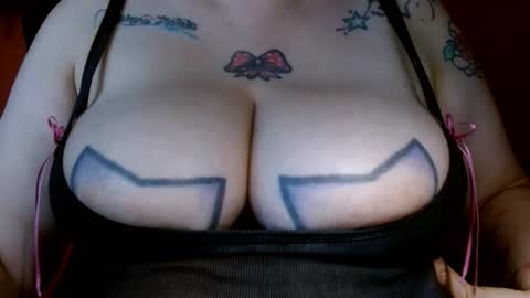 Snapshot of bianka_star_ chatting on December 2, 11:11 pm bianca online show from December 2, 11:11 pm