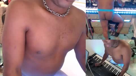 Snapshot of bicepsandfrot chatting on March 12, 1:40 pm BicepsandFrot online show from March 12, 1:40 pm