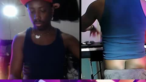 Snapshot of bicepsandfrot chatting on October 30, 10:32 pm BicepsandFrot online show from October 30, 10:32 pm