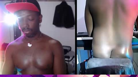 Snapshot of bicepsandfrot chatting on November 3, 12:57 am BicepsandFrot online show from November 3, 12:57 am