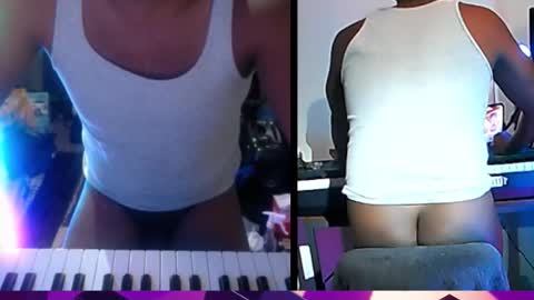 Snapshot of bicepsandfrot chatting on November 5, 5:18 am BicepsandFrot online show from November 5, 5:18 am