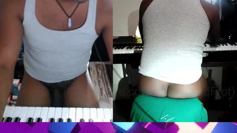 Snapshot of bicepsandfrot chatting on December 5, 4:10 am BicepsandFrot online show from December 5, 4:10 am