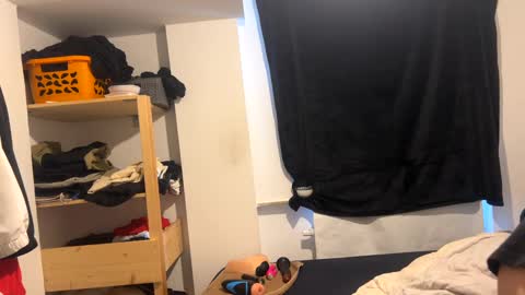 UncleUnsure online show from February 9, 2:50 pm