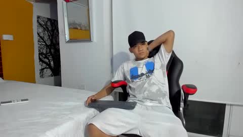 Snapshot of big_jhoonss_ chatting on October 9, 2:53 am big_jhoonss_ online show from October 9, 2:53 am