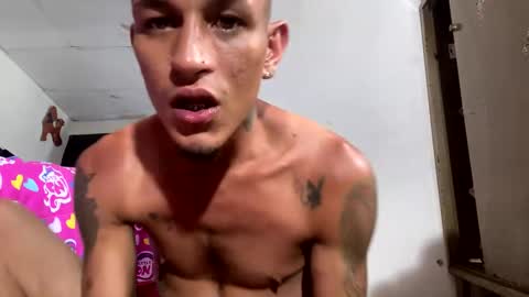 Stiven Leon online show from January 1, 7:21 pm