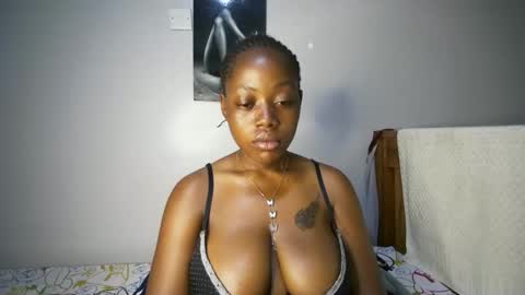 bigass001_ online show from November 13, 12:42 am