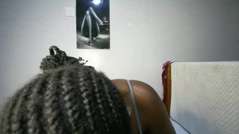 bigass001_ online show from November 14, 8:29 pm