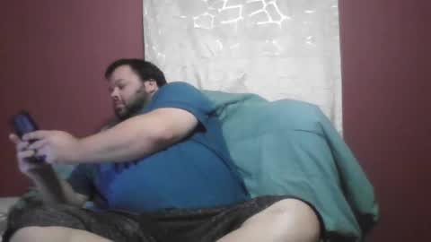 Snapshot of bigbear3287 chatting on November 15, 8:22 am Liam online show from November 15, 8:22 am