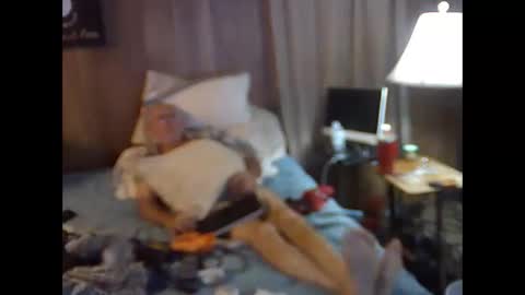 Snapshot of bigbenidick1 chatting on November 4, 12:32 am BB online show from November 4, 12:32 am