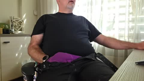 bigbibear88 online show from April 29, 9:24 am