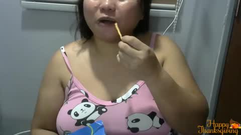 Snapshot of bigboobslyn chatting on November 20, 3:45 pm bigboobslyn online show from November 20, 3:45 pm