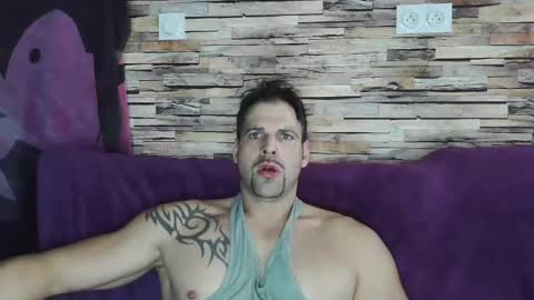 Snapshot of bigboyband chatting on January 25, 4:03 pm Bigboyband online show from January 25, 4:03 pm