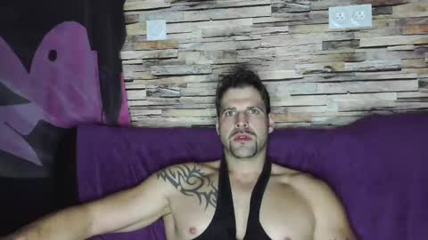 Snapshot of bigboyband chatting on January 27, 7:13 pm Bigboyband online show from January 27, 7:13 pm