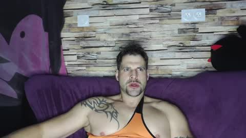 Snapshot of bigboyband chatting on February 26, 7:38 pm Bigboyband online show from February 26, 7:38 pm