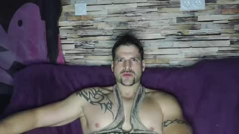 Snapshot of bigboyband chatting on March 1, 5:52 am Bigboyband online show from March 1, 5:52 am