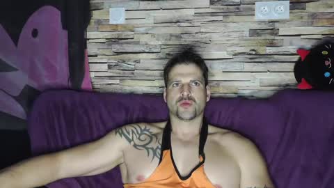 Snapshot of bigboyband chatting on March 4, 7:01 pm Bigboyband online show from March 4, 7:01 pm