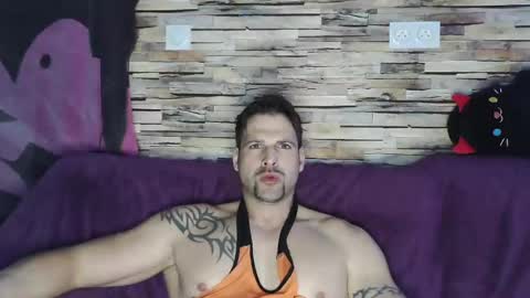 Snapshot of bigboyband chatting on March 6, 5:11 pm Bigboyband online show from March 6, 5:11 pm