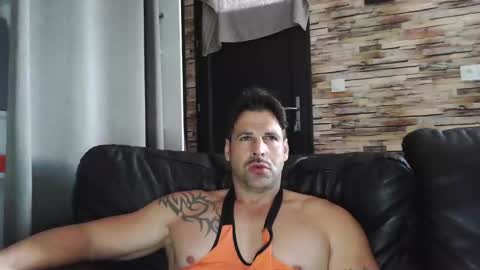 Snapshot of bigboyband chatting on October 15, 1:22 pm Bigboyband online show from October 15, 1:22 pm