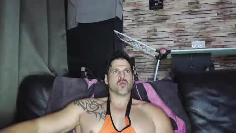 Snapshot of bigboyband chatting on December 13, 7:53 pm Bigboyband online show from December 13, 7:53 pm