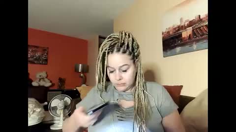 Snapshot of bigbreastsabrina chatting on December 3, 10:07 pm BIG BREAST SABRINA online show from December 3, 10:07 pm