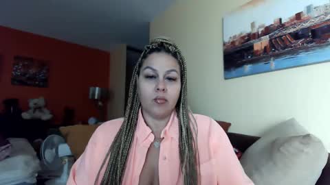 Snapshot of bigbreastsabrina chatting on December 17, 8:21 pm BIG BREAST SABRINA online show from December 17, 8:21 pm