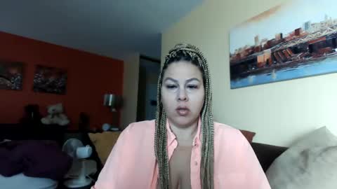 Snapshot of bigbreastsabrina chatting on December 18, 4:28 pm BIG BREAST SABRINA online show from December 18, 4:28 pm