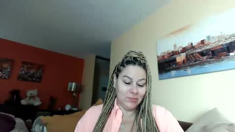 Snapshot of bigbreastsabrina chatting on December 19, 4:24 pm BIG BREAST SABRINA online show from December 19, 4:24 pm