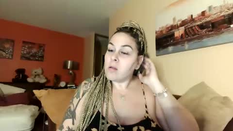 Snapshot of bigbreastsabrina chatting on December 26, 7:56 am BIG BREAST SABRINA online show from December 26, 7:56 am