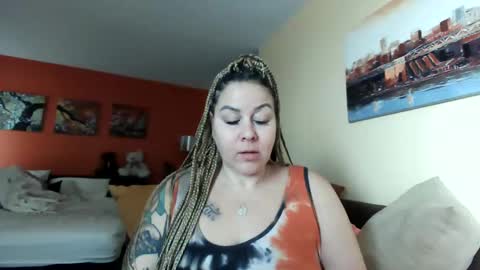 Snapshot of bigbreastsabrina chatting on December 28, 4:30 pm BIG BREAST SABRINA online show from December 28, 4:30 pm