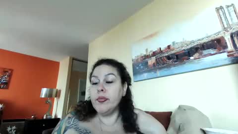 Snapshot of bigbreastsabrina chatting on September 9, 6:29 pm BIG BREAST SABRINA online show from September 9, 6:29 pm