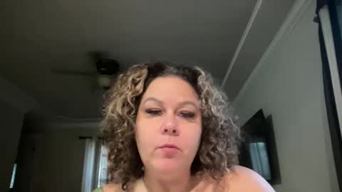 Snapshot of bigbreastsabrina chatting on October 9, 12:47 pm BIG BREAST SABRINA online show from October 9, 12:47 pm