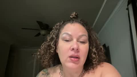 Snapshot of bigbreastsabrina chatting on October 23, 11:42 am BIG BREAST SABRINA online show from October 23, 11:42 am