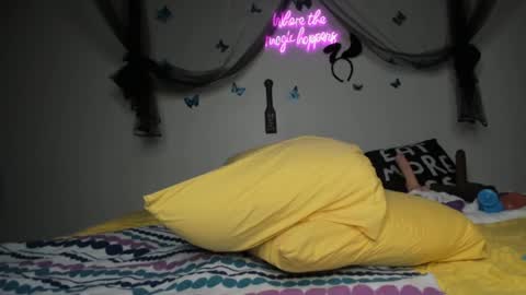 Snapshot of bigbuttsarena chatting on February 2, 1:45 am bigbuttsarena online show from February 2, 1:45 am