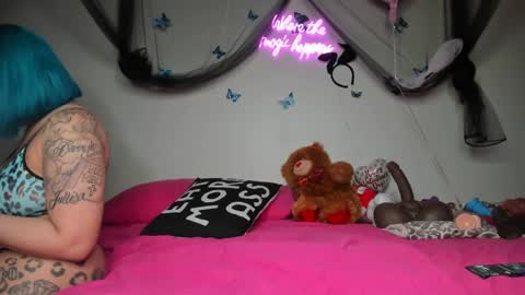 Snapshot of bigbuttsarena chatting on February 17, 2:42 am bigbuttsarena online show from February 17, 2:42 am