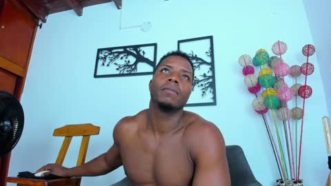 Snapshot of bigcock_latin01 chatting on January 12, 10:34 am sexy muscle online show from January 12, 10:34 am