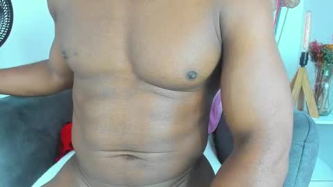 Snapshot of bigcock_latin01 chatting on February 15, 7:27 am sexy muscle online show from February 15, 7:27 am