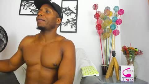 Snapshot of bigcock_latin01 chatting on March 9, 3:22 am sexy muscle online show from March 9, 3:22 am