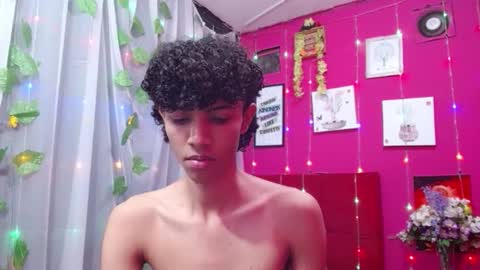 Snapshot of bigcock_sexys chatting on February 21, 5:19 am bigcock_sexys online show from February 21, 5:19 am