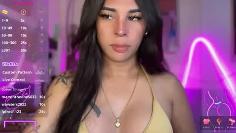 Snapshot of bigcockamanda23 chatting on October 16, 2:34 am queen amanda online show from October 16, 2:34 am