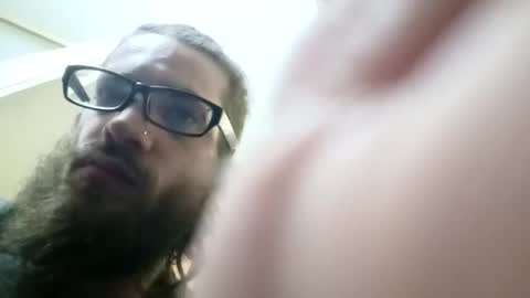 Snapshot of bigdaddy1231995 chatting on December 16, 7:35 am BigDaddykodack online show from December 16, 7:35 am