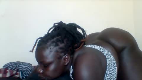 Snapshot of bigdarkass chatting on January 15, 4:15 am VIOLET online show from January 15, 4:15 am