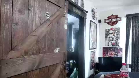 Snapshot of bigdbrillion chatting on February 5, 2:16 pm Darryl online show from February 5, 2:16 pm