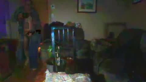 Snapshot of bigdeer581917471 chatting on December 9, 8:11 am bigdeer581917471 online show from December 9, 8:11 am