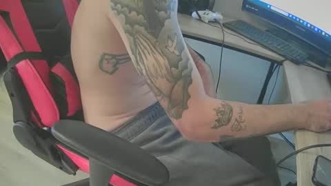 Snapshot of bigdick2131991 chatting on January 8, 7:56 pm bigdick2131991 online show from January 8, 7:56 pm