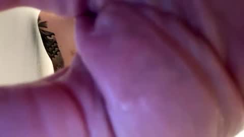Snapshot of bigdick2131991 chatting on October 19, 9:59 pm bigdick2131991 online show from October 19, 9:59 pm