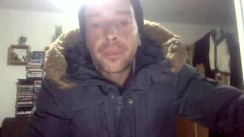 Snapshot of bigdickdangles472924 chatting on November 15, 6:04 pm bigdickdangles472924 online show from November 15, 6:04 pm