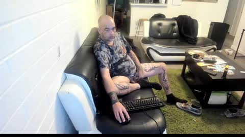 Snapshot of bigdickpiercedtattoos chatting on October 9, 12:25 pm bigdickpiercedtattoos online show from October 9, 12:25 pm