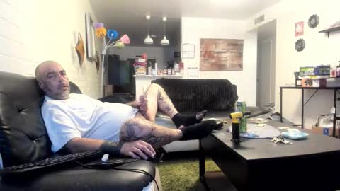 Snapshot of bigdickpiercedtattoos chatting on October 10, 10:25 am bigdickpiercedtattoos online show from October 10, 10:25 am